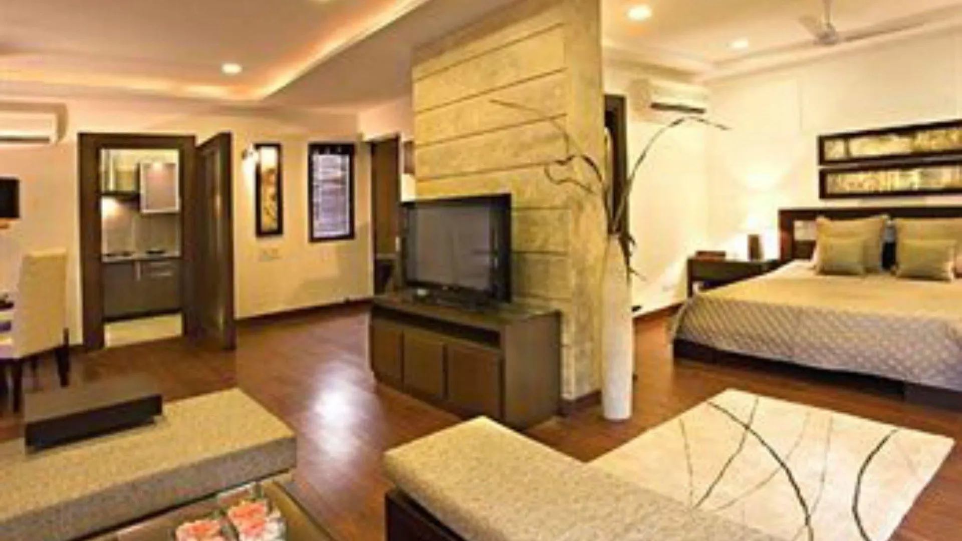 Resort Lemon Tree Hotel, Tarudhan Valley, Manesar Gurgaon