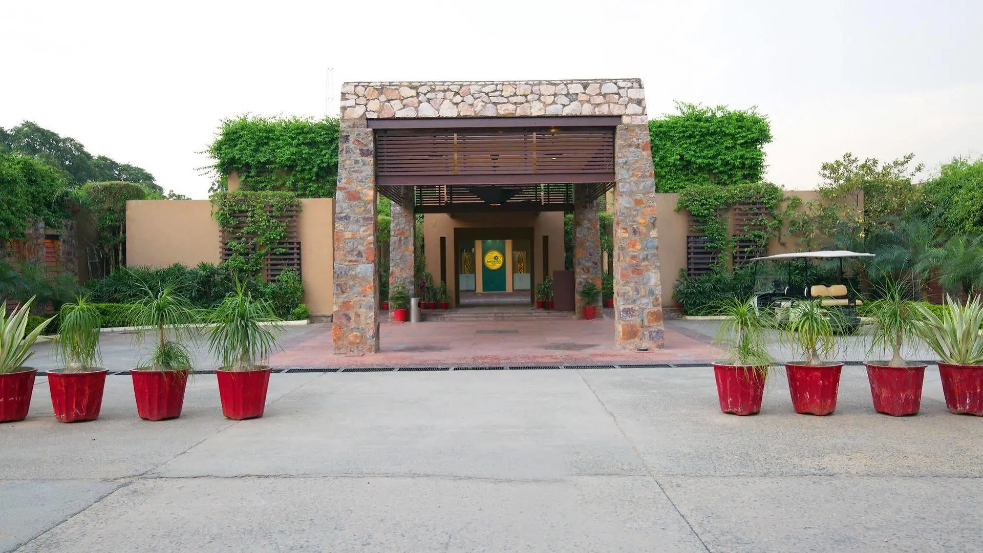 Lemon Tree Hotel, Tarudhan Valley, Manesar Gurgaon 4*,  India